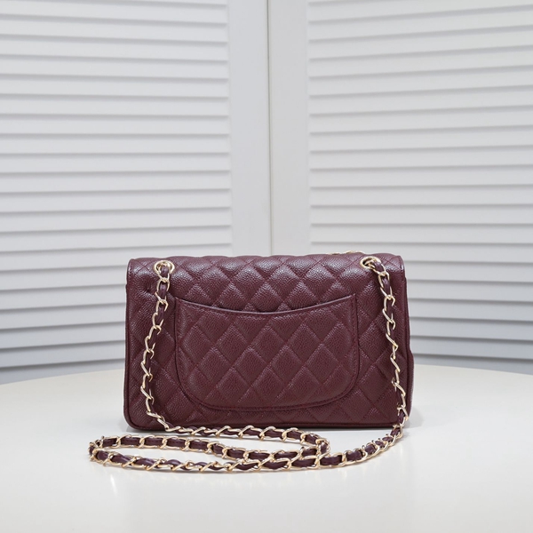 シャネルバッグ側面デザイン